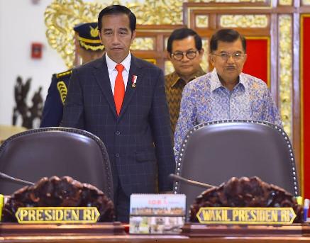 PIMPIN RATAS, JOKOWI INGIN PASTIKAN PERSIAPAN IDUL FITRI LANCAR 2