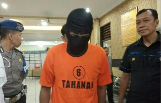 Diringkus, Pemuda Ngaku Polisi Tebar Pesona di Medsos 4
