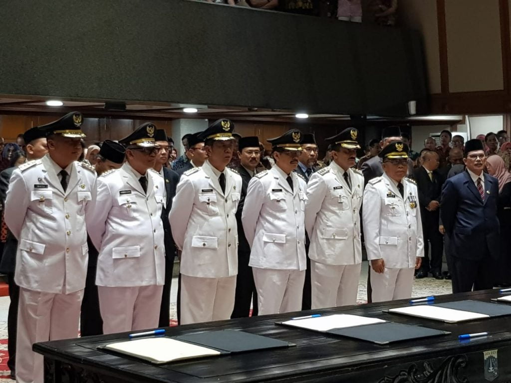 Gubernur DKI Lantik 5 Wali Kota, 1 Bupati 4