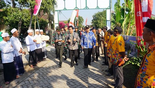 TMMD Gresik Disambut Baik Masyarakat, Brigjen Ali Sanjaya Terkesan 3