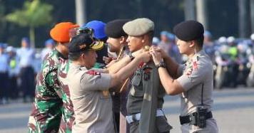 Kapolri dan Panglima TNI Pimpin Apel Operasi Terpusat Mantap Brata 4