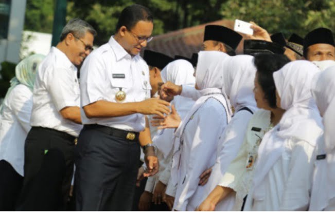 Anies Beri Pengarahan Kepala Sekolah di Jakarta 4