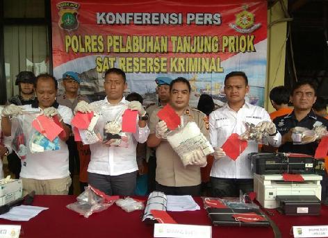 Pelaku Pemalsu STNK-BPKB Diancam 6 Tahun Penjara 2