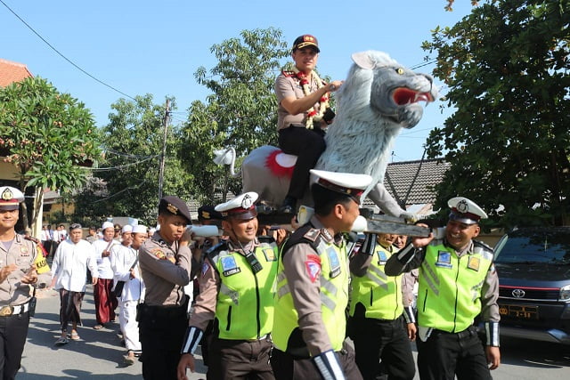 Kapolres Bojonegoro Dikejutkan Mobil Pejabat Negara, Ternyata.. 4