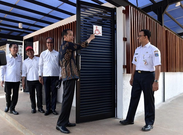 Presiden Jokowi Tinjau Fasilitas Ramah Disabilitas di GBK 2