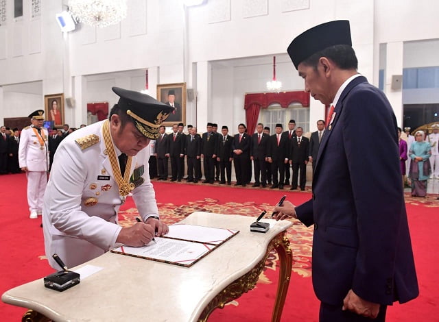 Presiden Jokowi Lantik Gubernur dan Wagub Sumsel dan Kaltim 4