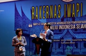 Presiden Jokowi Dorong Perempuan Pengusaha Ekspor Produk 2