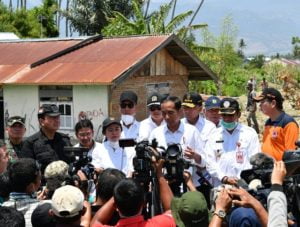 Tiba di Palu, Presiden Jokowi Jenguk Korban Gempa 1