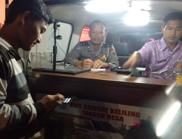 Gelar Layanan Samsat Malam Hari di Pemalang, Warga Senang 5