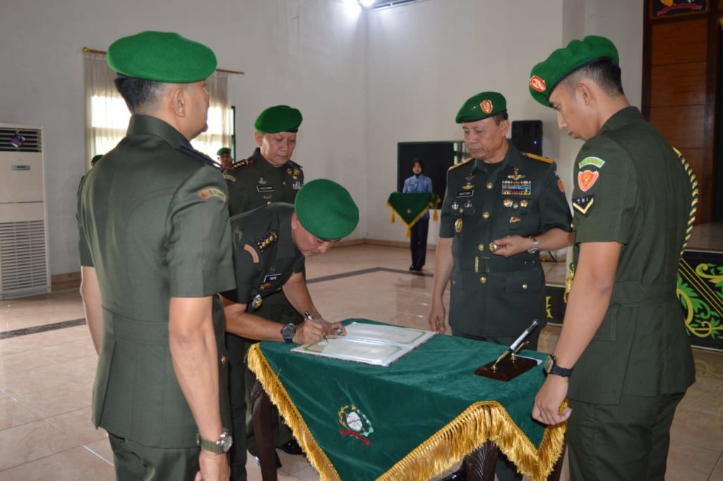 Danpusterad Pimpin Sertijab Komandan Pusat Pendidikan Teritorial AD 1