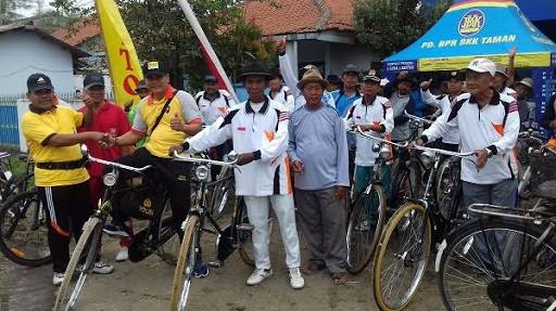 Polsek Petarukan dan Komunitas Sepeda Ontel Keliling Desa Bersama 3