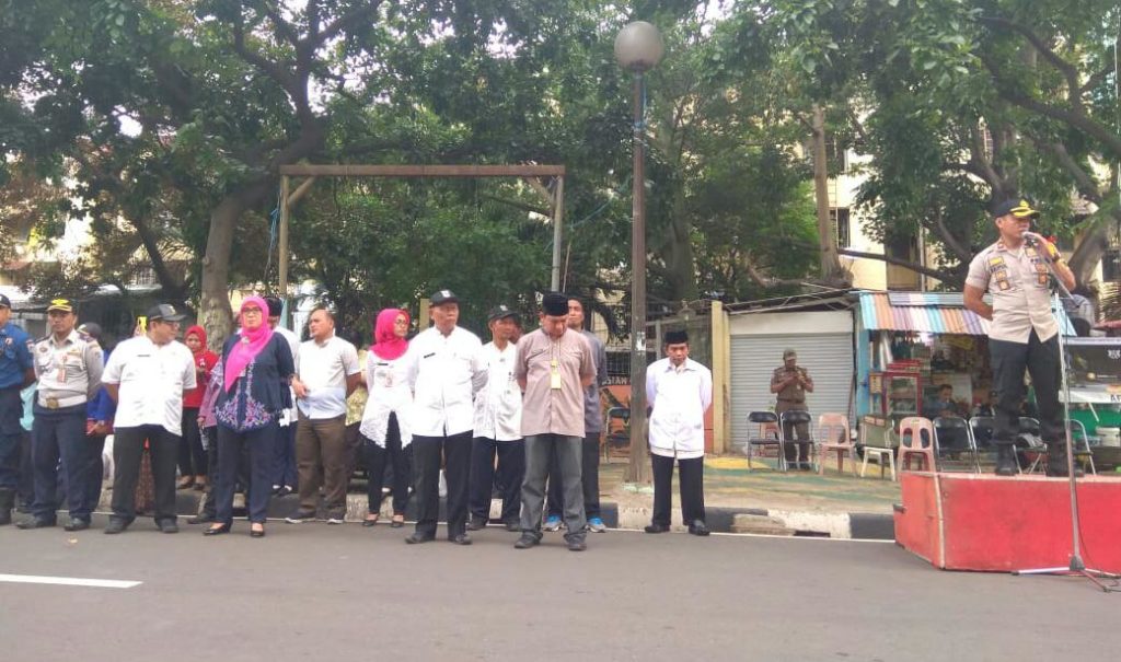 Kapolsek, Danramil dan Camat Kemayoran Gelar Apel Pasukan Pengamanan Natal dan Tahun Baru 2