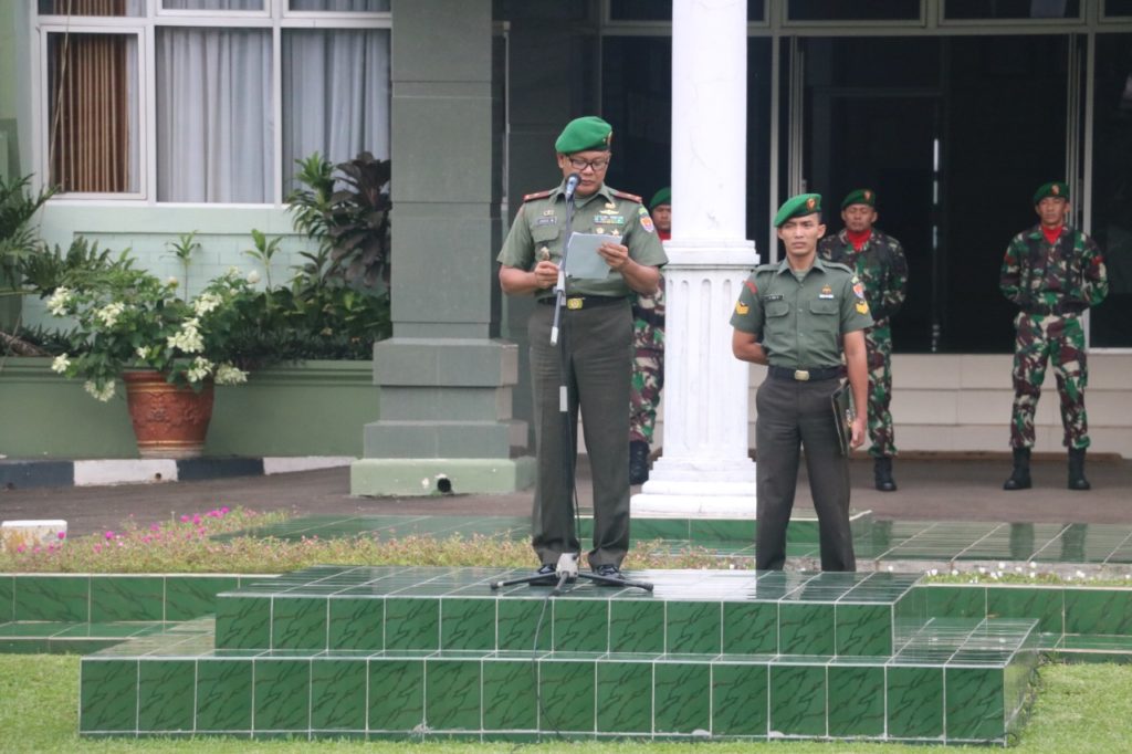 Wadan Pusterad Bacakan Amanat Menteri di Upacara Hari ibu 3