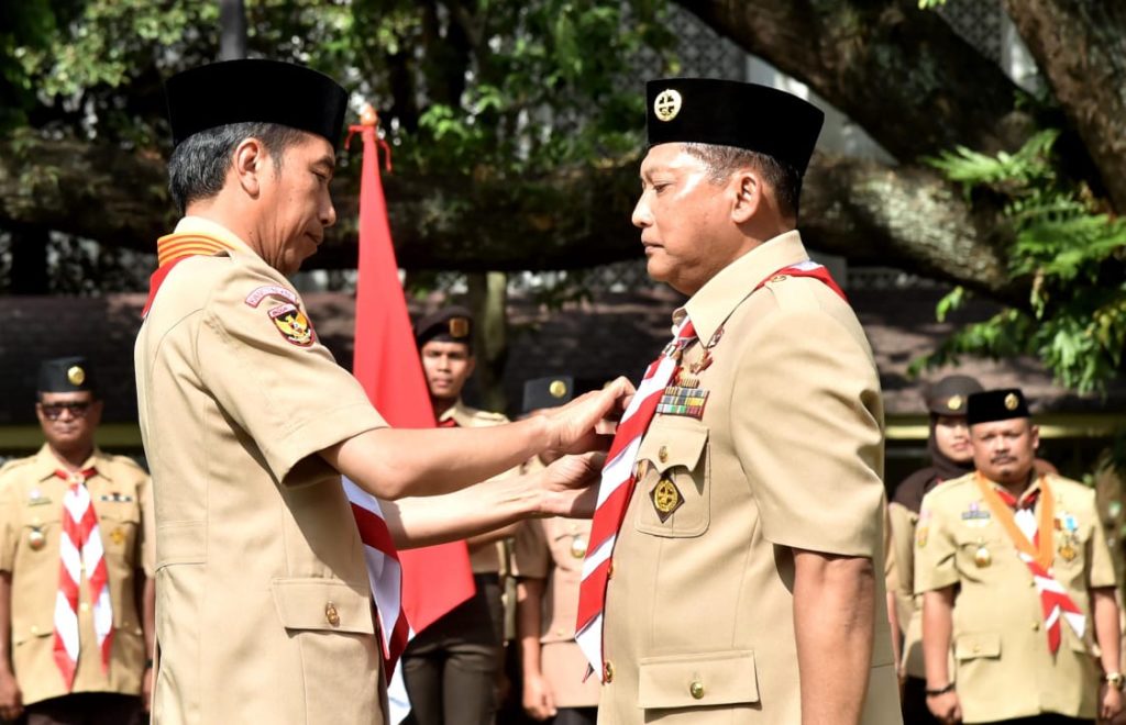 Presiden Lantik Budi Waseso sebagai Ketua Kwarnas Pramuka 2
