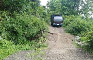 Begini Parahnya Infrastruktur Jalan Penghubung di Jabar 4