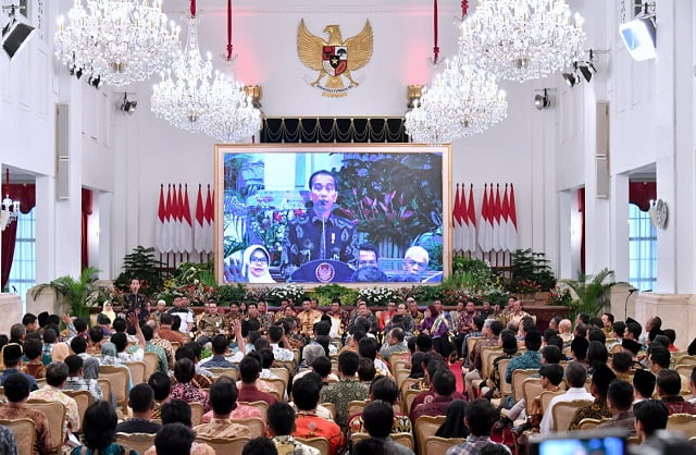 Bertemu Penghasil Ikan, Presiden Ajak Nelayan Manfaatkan Bank Mikro 4