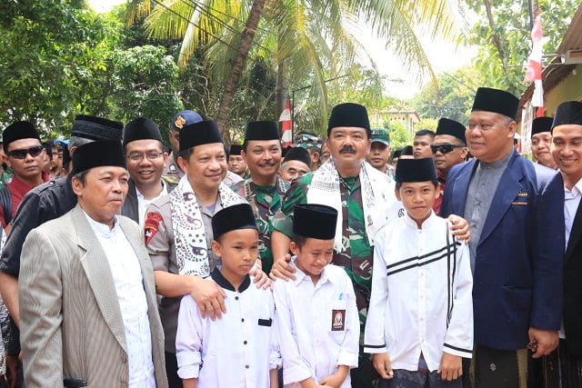 Panglima TNI dan Kapolri Hadiri Silaturahmi Kebangsaan di Ponpes Cirebon 2