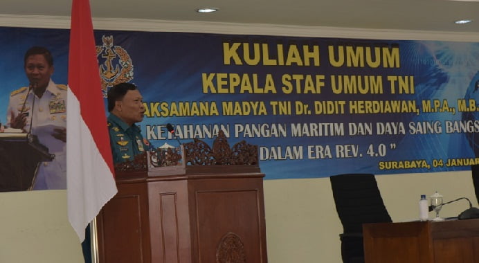 Kasum TNI Berikan Kuliah Umum kepada 294 Mahasiswa STTAL 4