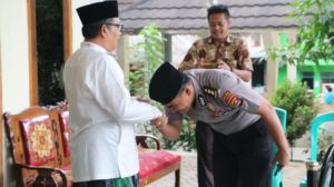 Kapolda Banten Sambangi Pimpinan Ponpes Al Fatoniah 17