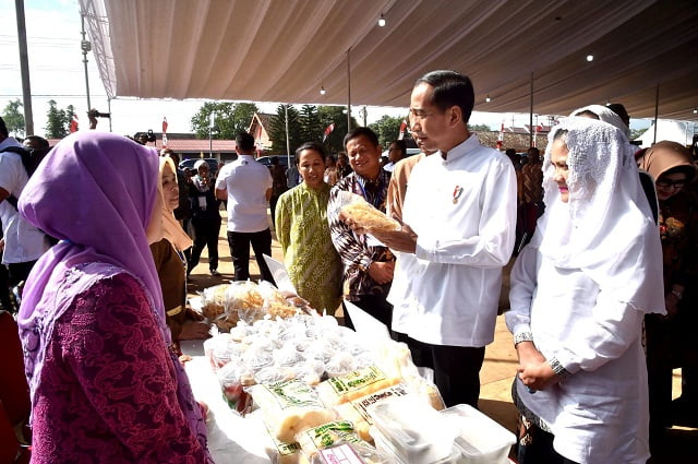 Presiden dan Ibu Negara Bertemu 500 Nasabah Mekaar 2