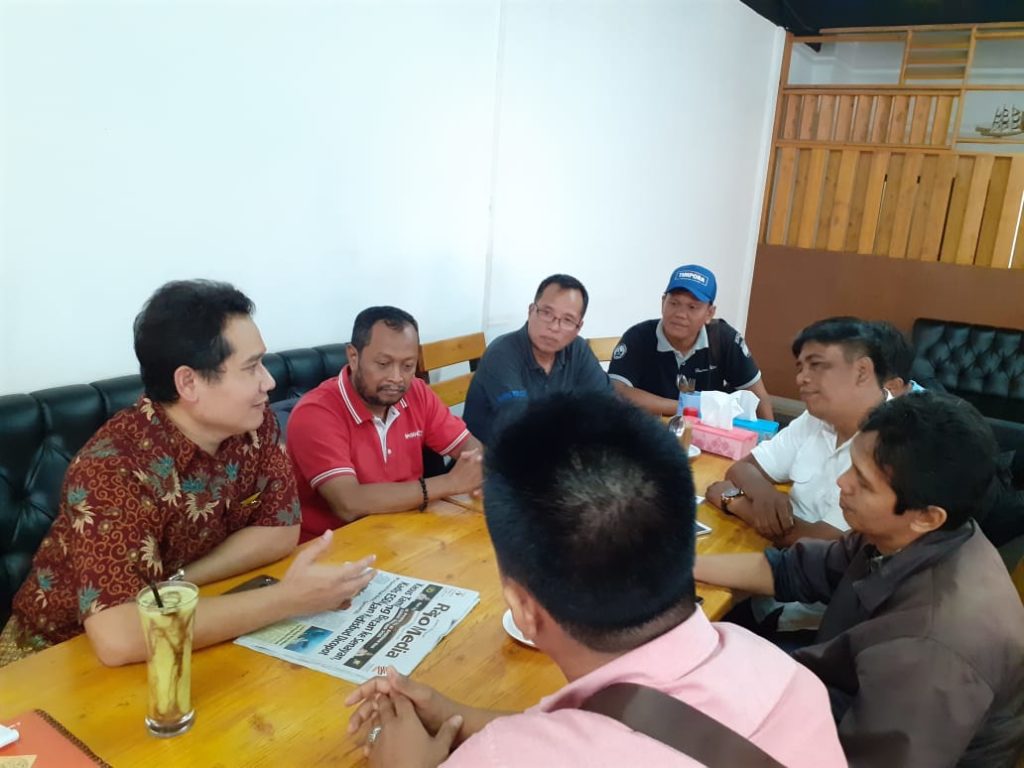 Dede Farhan Ngassor Bersama Belasan Awak Media Kepri 2