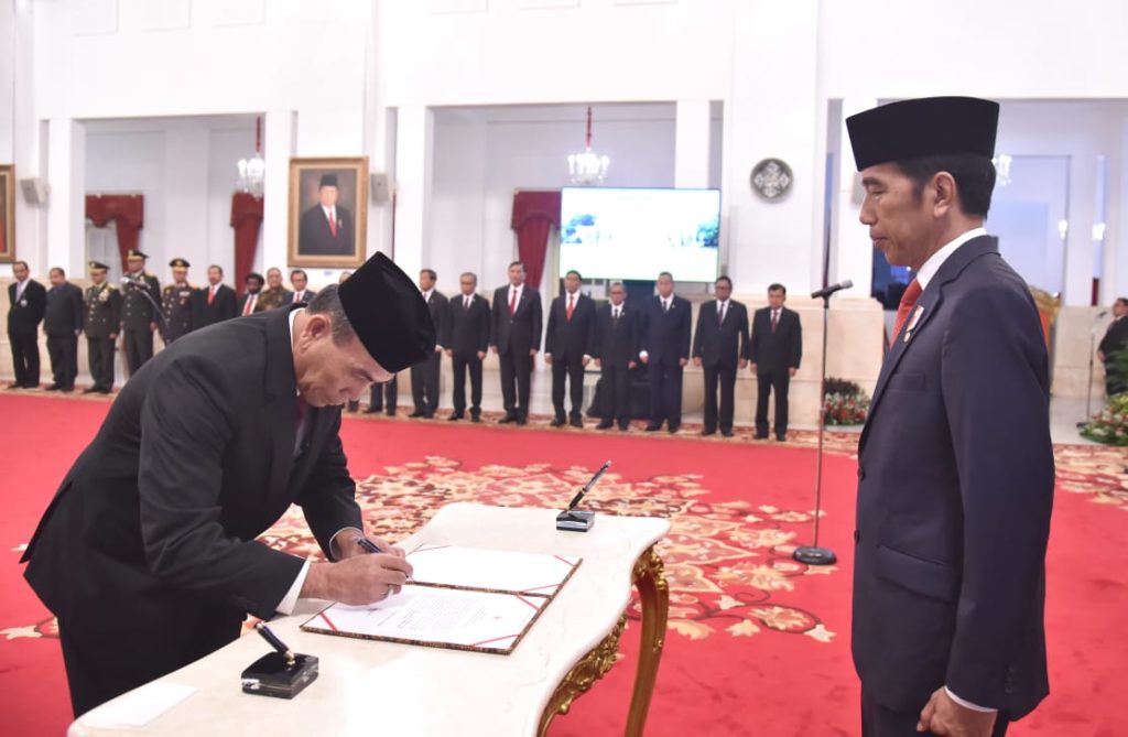 Presiden Joko Widodo Lantik Hinsa Siburian Jadi Kepala BSSN 2