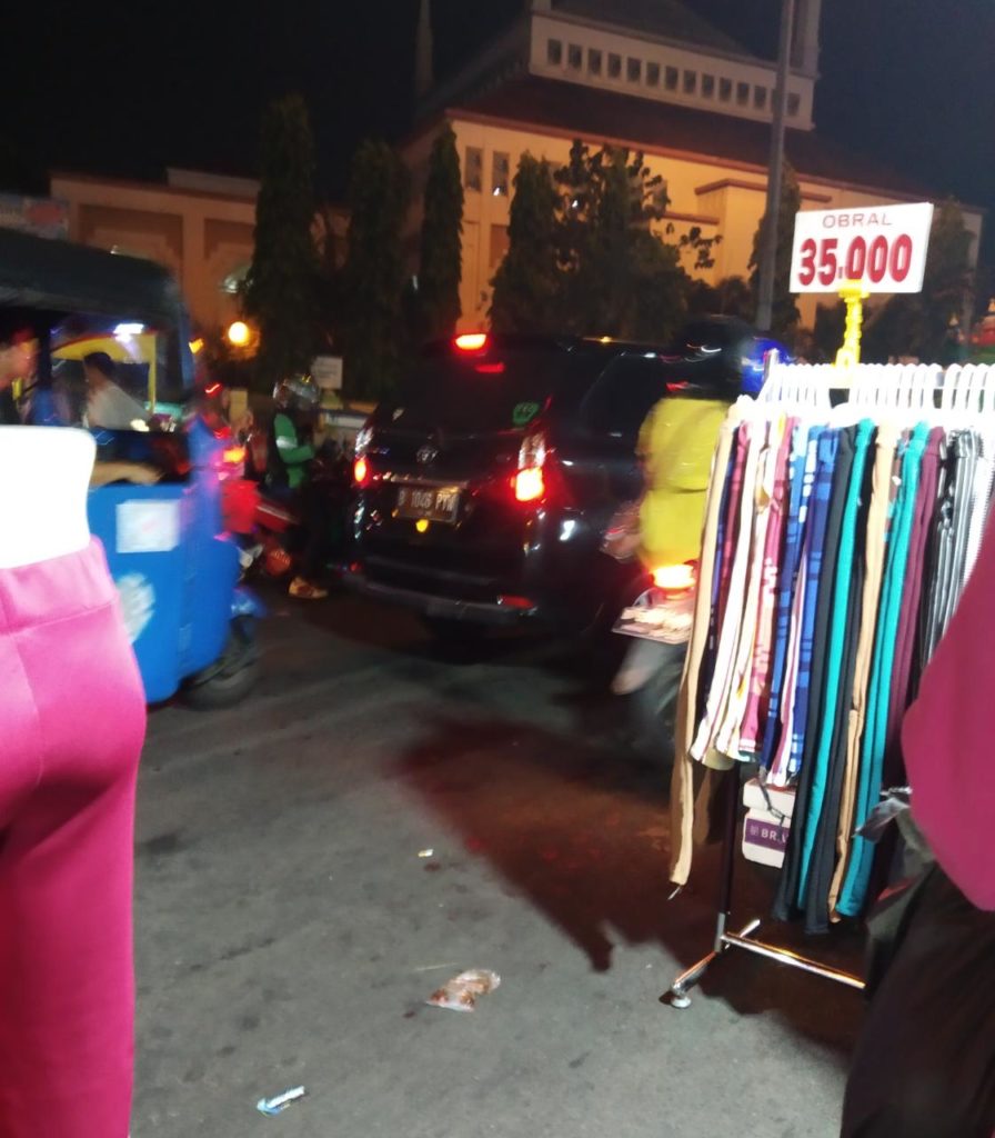 Pemerintah DKI dan Pusat Tak Bernyali Tertibkan PKL Kemayoran 2