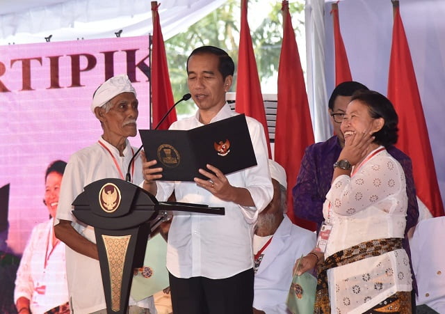 Presiden Serahkan 3.000 Sertifikat Tanah di Bali 4