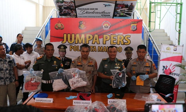 Polda Sulut dan Kodam Gelar Jumpa Pers: 3 Pelaku Penganiaya Anggota TNI Hingga Tewas Ditetapkan Tersangka 4