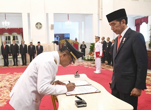 Presiden Jokowi Lantik Wagub Sulawesi Tengah 4
