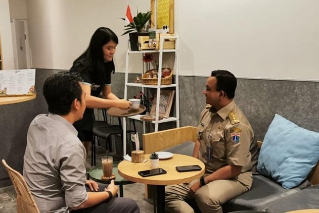 Anies Terkesan Kedai Kopi Difabel 3