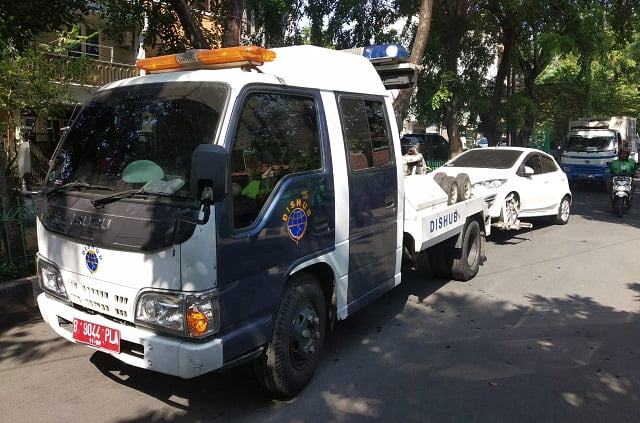 2 Ban Mobil Dikempesi 1 Diderek Dishub Jakut 4