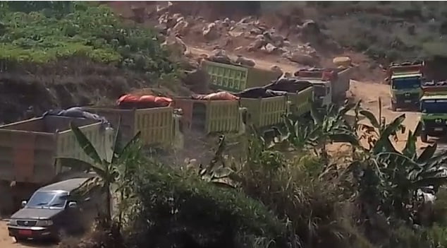 Galian Liar di Bogor Resahkan Warga, Kades Tangkil: Hentikan Saja! 1