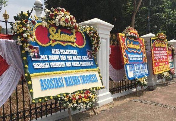 Berderet Karangan Bunga Jelang Pelantikan Presiden Joko Widodo (Jokowi) dan Wakil Presiden KH Ma'ruf Amin 18