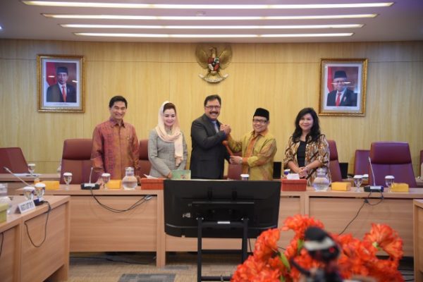 Parlemen Tetapkan 5 Pimpinan BURT DPR RI Periode 2019-2024 18
