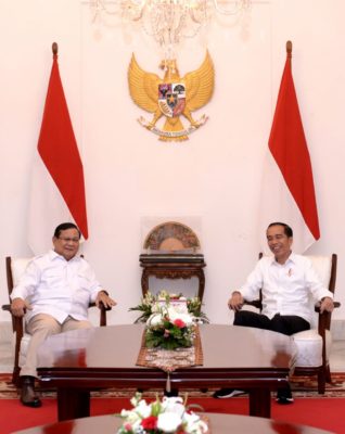 Presiden Jokowi Terima Kedatangan Prabowo di Istana Merdeka 2