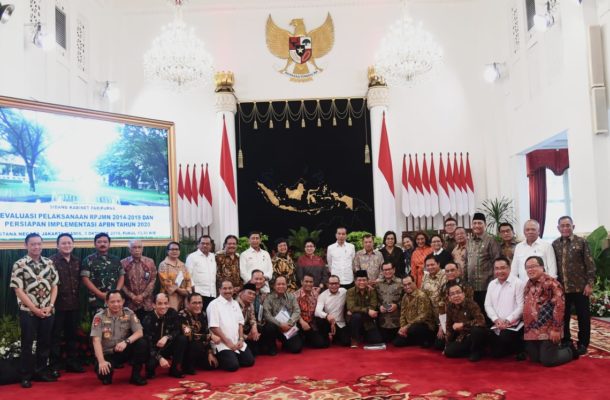 Presiden Jokowi Apresiasikan Menteri di Sidang Kabinet Paripurna 2