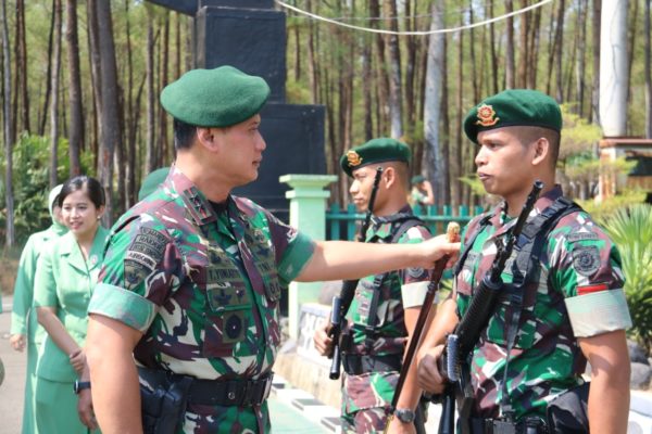 Kunjungan Panglima Devisi Infanteri 2 Di Mayonif Raider 514 Kostrad 21