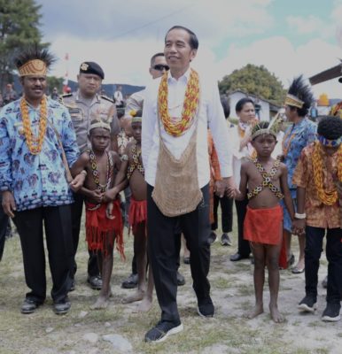 Bertemu Masyarakat, Presiden Tegaskan Komitmen Bangun Infrastruktur di Pegunungan Arfak 21