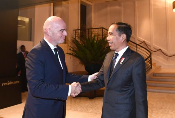Presiden Jokowi Saat Bertemu Presiden FIFA : 10 Stadion Kami Siapkan untuk Piala Dunia U-20 1 Presiden Jokowi Saat Bertemu Presiden FIFA : 10 Stadion Kami Siapkan untuk Piala Dunia U-20 1