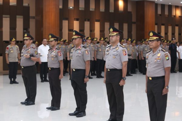 Kapolri Pimpin Kenaikan Pangkat Wakapolri Kabareskrim dan Kabaharkam Polri 1 Kapolri Pimpin Kenaikan Pangkat Wakapolri Kabareskrim dan Kabaharkam Polri 1