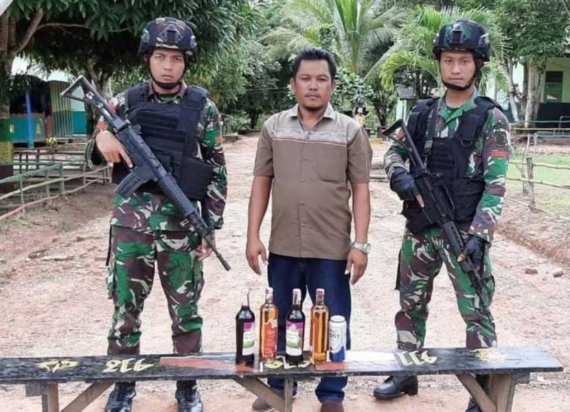 Lagi, 5 Botol Miras Berhasil Diamankan Satgas Yonif MR 411 Kostrad 5