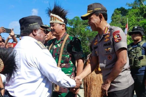 Panglima TNI Dan kapolri Terima Lahan Lokasi Pembangunan Kogabwilhan III Dari Tokoh Adat Suku Kamoro 21
