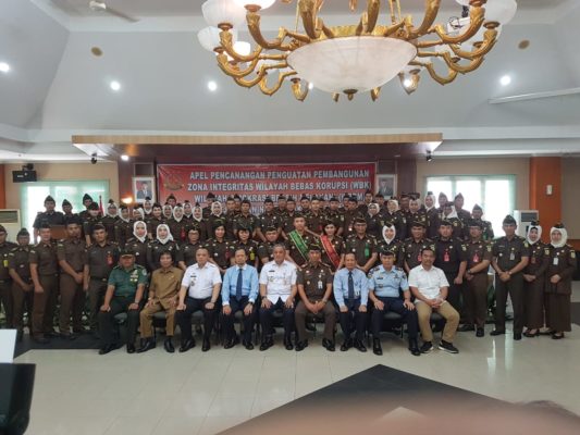 Kejari Jakarta Pusat Gelar Apel Ikrar dan Komitmen Bersama 18