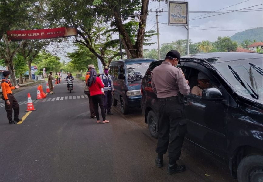 Kapolsek Banjarsari Pimpin Pengawasan Jalur Masuk di Perbatasan 5