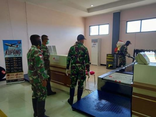 Bergerak Serentak bersama Stakeholder, Satgas Yonif R 142/KJ Cegah Penyebaran Covid-19 1