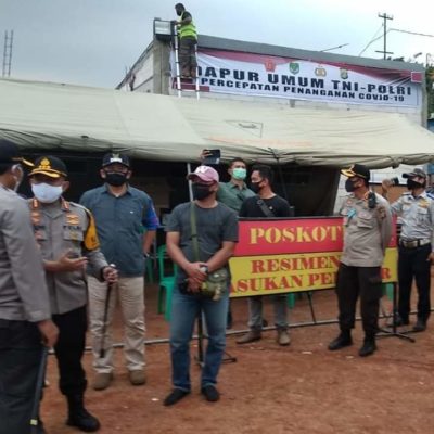 Dirikan Dapur Umum, Soliditas TNI-POLRI Ringankan Kesulitan Masyarakat 2