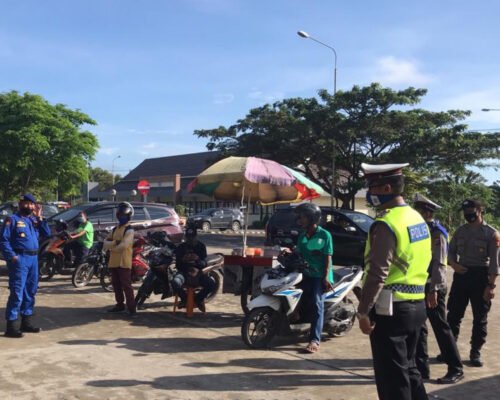 Adaptasi Kebiasaan Baru, Polres PPU Sosialisasikan Protokol Kesehatan di Pasar 21
