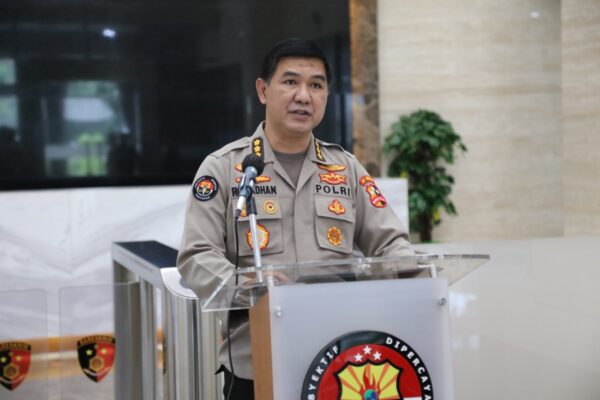 Bareskrim Periksa Adrian Herling Waworuntu Sebagai saksi Pembobol Bank BNI 16