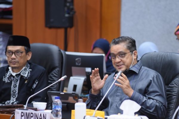 Komisi X Bahas Kebutuhan Guru Nasional 20